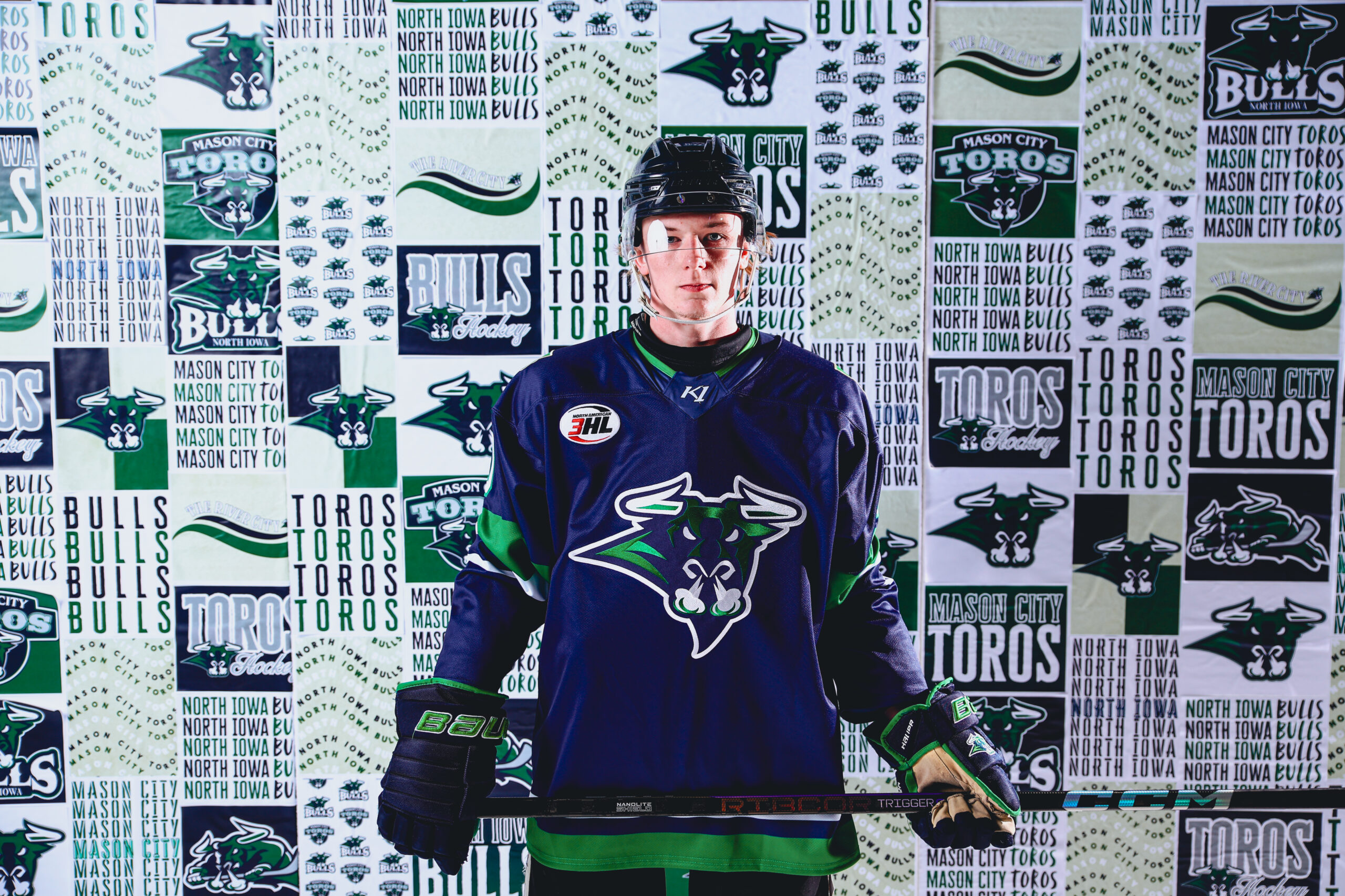 T.J. Gibson Official Portrait – Ice Hockey